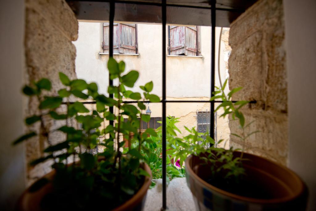 Katerina Traditional Rooms Hriszí Aktí Haniá Szoba fotó